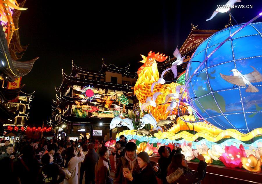 Visitors view lantern fair at Yuyuan Garden in China's Shanghai(5/5)
