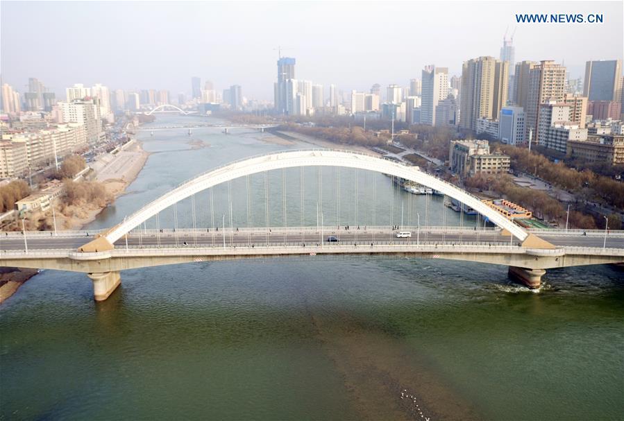 459-meter-long bridge across Yellow River put into operation (1/4)