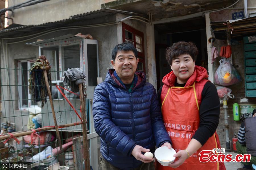 An egg with five yolks has been discovered in Wuhan City, Central China’s Hubei Province. The owner, Tao, said she was pleased with the rare finding ahead of Spring Festival, China’s Lunar New Year. (Photo/CFP)