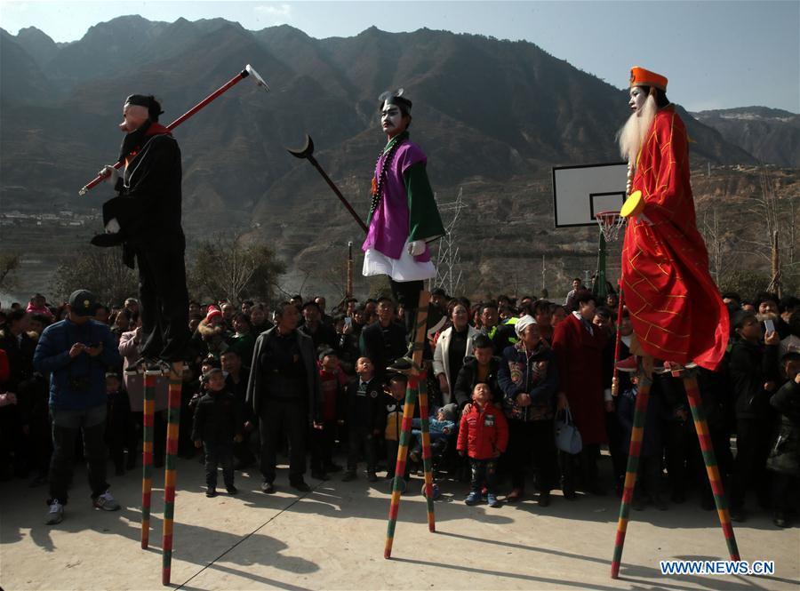 Villagers perform shehuo in Wudu District of Longnan, northwest China\'s Gansu Province, Feb. 8, 2017. Shehuo is a type of entertainment popular in Wudu during the Spring Festival. The performance of Shehuo can be traced back to ancient rituals to worship the earth, which they believe could bring good harvests and fortunes in return. (Xinhua/Cai Yang)