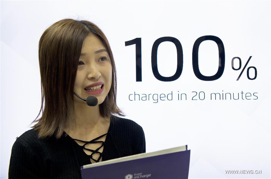 Meizu presents Super mCharge technology during Mobile World Congress (1/5)