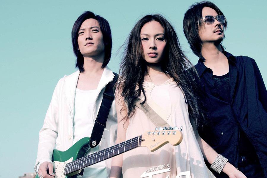 F.I.R (Photo/Official Weibo account of F.I.R)

9. F.I.R.

F.I.R. is a Taiwanese pop rock band formed in 2004. The band consists of Faye Chan, Ian Chen and Real Huang.

They are well-known throughout Asia after their song Lydia, became a hit and was the theme song for the Taiwanese television drama The Outsiders.

The name F.I.R. comes from the initials of the names of the three members: Faye, Ian, and Real. It is also an acronym for their debut album Fairyland In Reality.