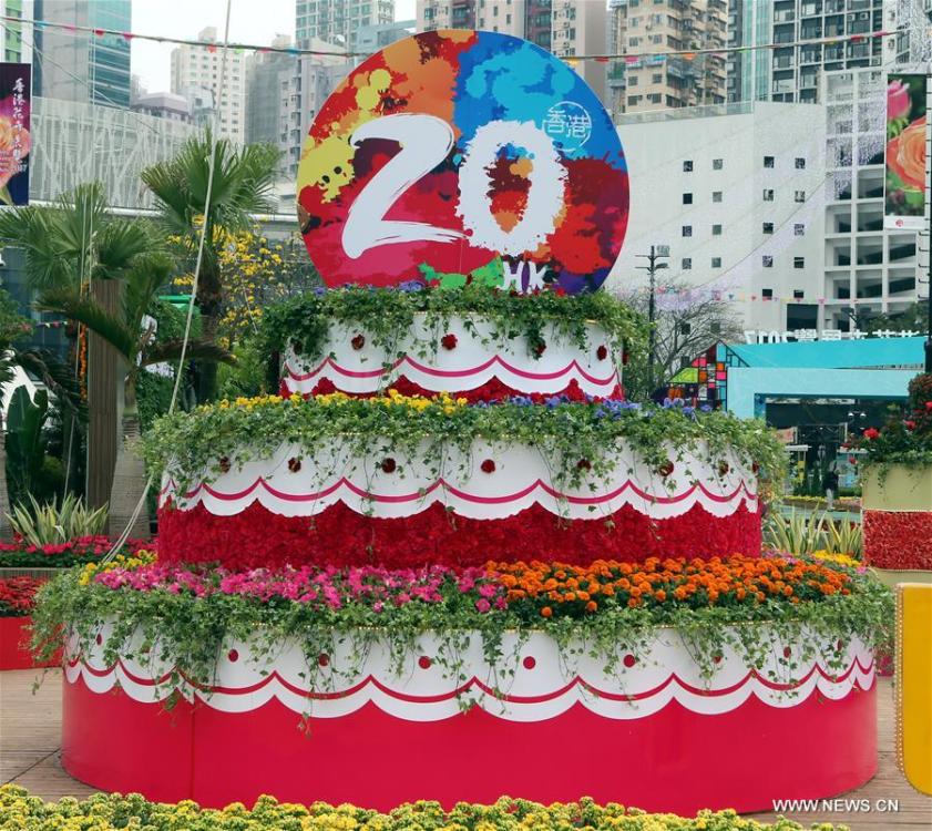 Photo taken on March 9, 2017 shows the flower parterre during the preview of the Hong Kong Flower Show at Victoria Park in Hong Kong, south China. The flower show will be held from 10 to 19 this March. (Xinhua/Li Peng)
The Hong Kong Flower Show 2017 will be held at Victoria Park from March 10 to March 19 as one of the events celebrating the 20th anniversary of Hong Kong\'s return to the motherland.
This year\'s flower show is themed \