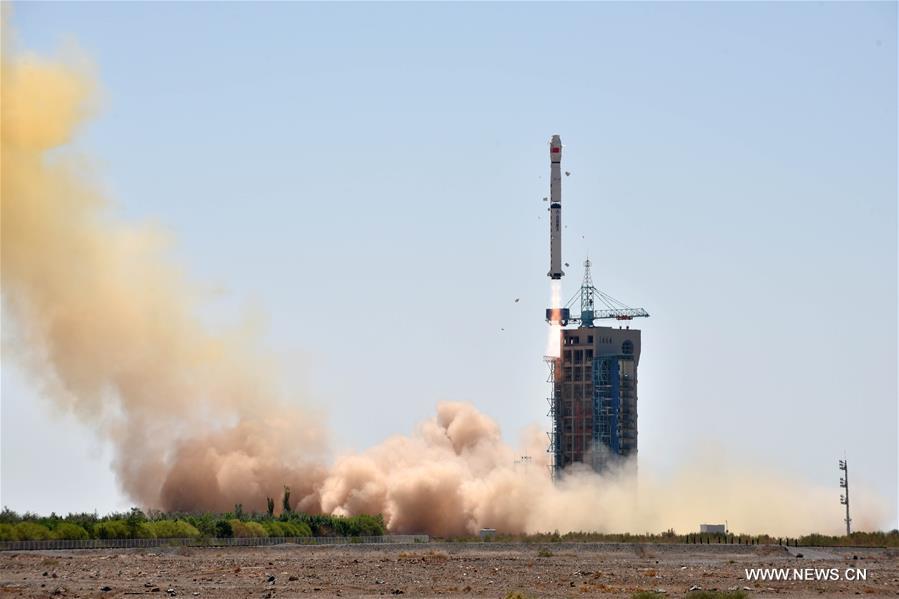 China launches first X-ray space telescope(1/3)