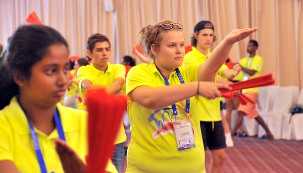 Youth camp attracts international teens with Chinese culture(1/4)