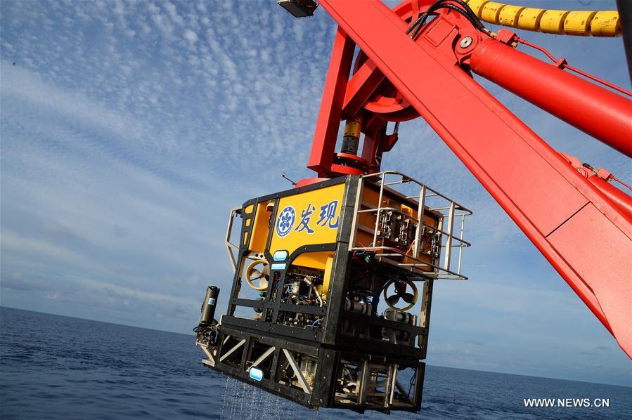 The unmanned submersible \