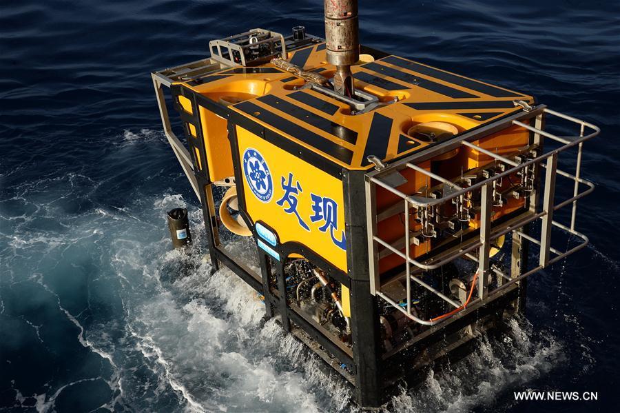 The unmanned submersible \