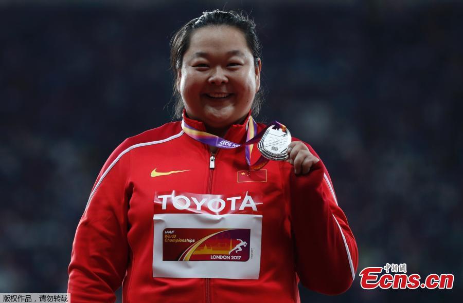 Wang Zheng wins silver in hammer throw (2/6)