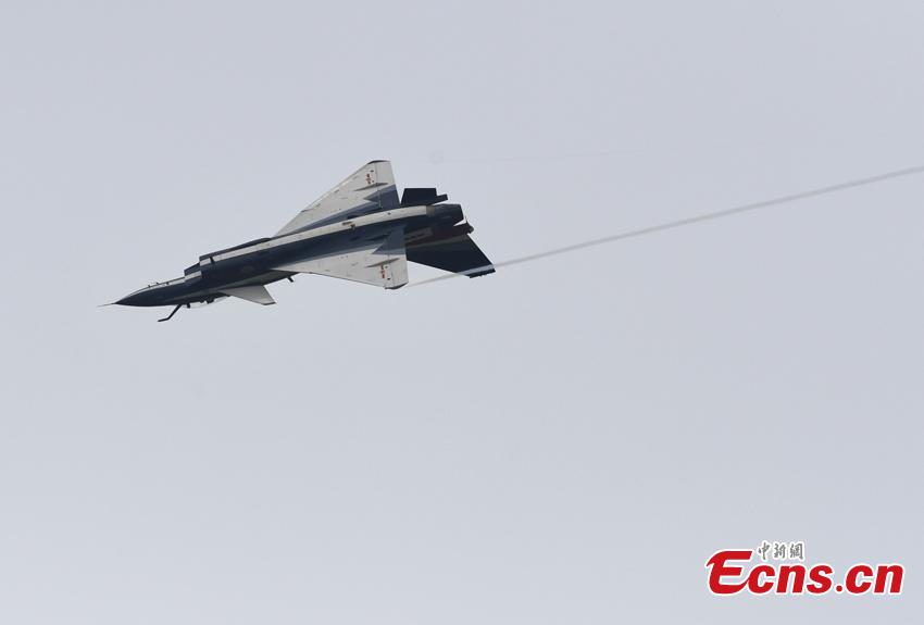 A plane of the Bayi (August 1) Aerobatics Team performs at an air show in Changchun City, the capital of Northeast China’s Jilin Province, Aug. 10, 2017. The show is also part of the International Army Games, which run from July 29 to Aug. 12 and consist of 28 competitions to be held in Russia, China, Azerbaijan, Belarus and Kazakhstan. (Photo: China News Service/Zhang Yao)