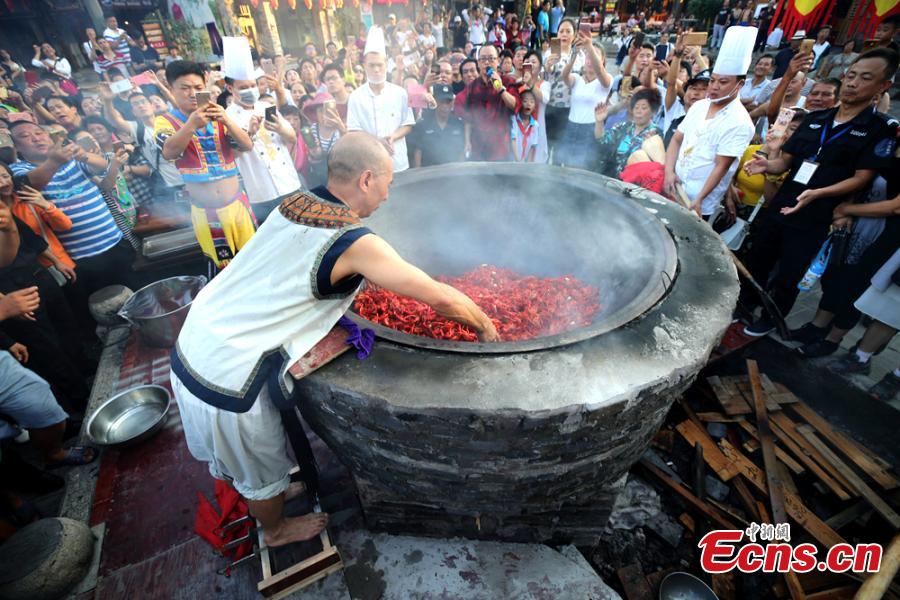 Cooking crayfish like a daredevil(1/4)