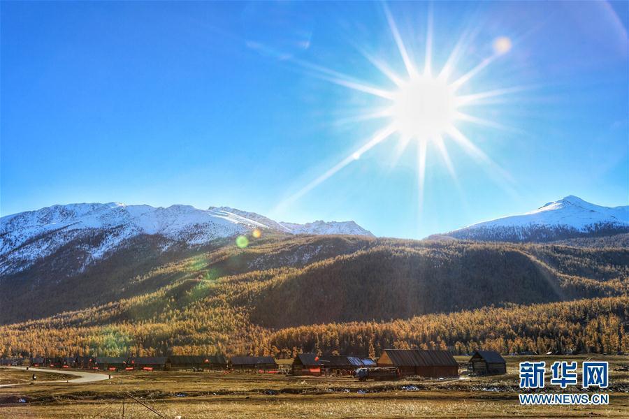 Photos taken on Oct.13 and 14, 2017 show the beautiful autumn scenery in the Kanas scenic area, Xinjiang Uygur Autonomous Region. Kanas boasts a beautiful natural landscape of lakes, rivers, glaciers, forests, and grasslands. (Photo/Xinhua)
