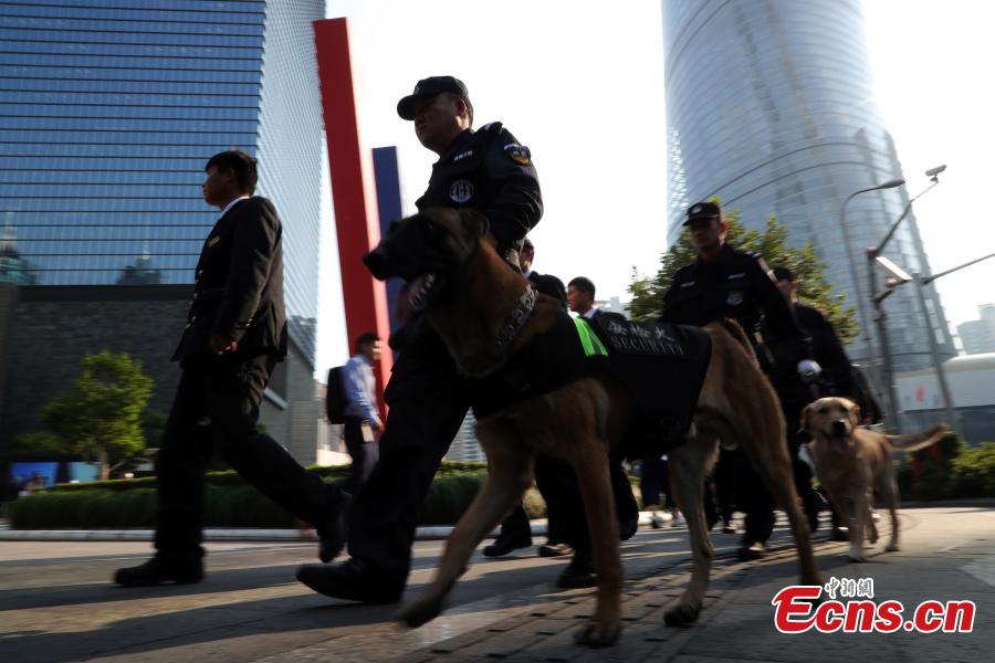 Anti-terrorism and fire drill held at Shanghai World Financial Center(1/8)