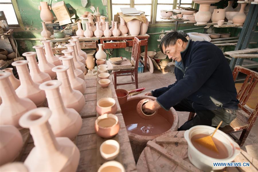 Rejuvenate long-lost craftsmanship of imperial kiln(1/13)