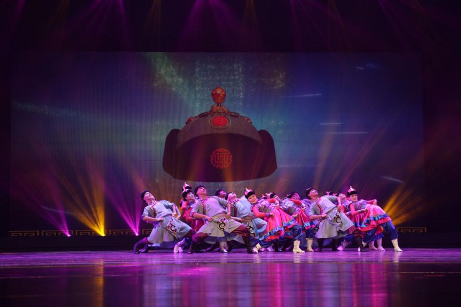 Inner Mongolia's Ulan Muqir troupes preserve folk music(1/4)
