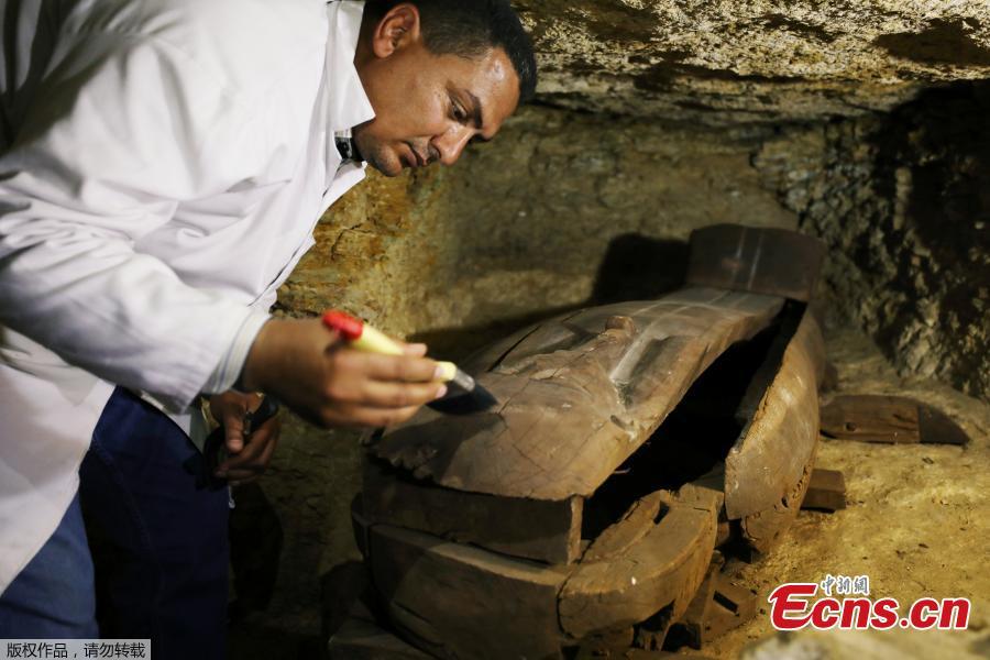 Egypt uncovers ancient necropolis south of Cairo(1/5)