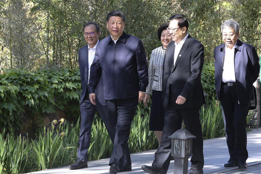 Chinese President Xi Jinping, also general secretary of the Communist Party of China Central Committee and chairman of the Central Military Commission, visits Peking University (PKU) in Beijing, capital of China, May 2, 2018. Xi made an inspection tour of PKU on Wednesday. (Xinhua/Sheng Jiapeng)