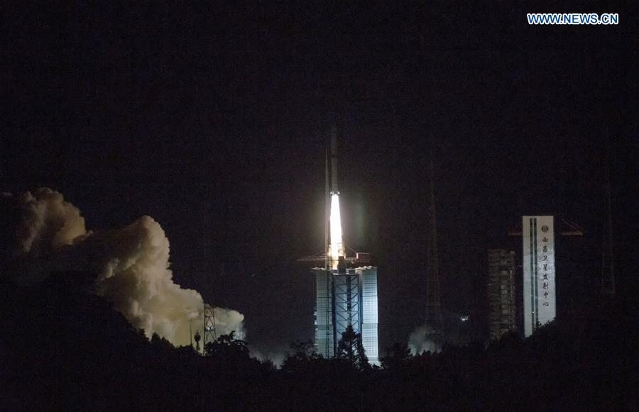 
A Long March-4C rocket carrying a relay satellite, named Queqiao (Magpie Bridge), is launched at 5:28 a.m. Beijing Time from southwest China\'s Xichang Satellite Launch Center, May 21, 2018. China launched a relay satellite early Monday to set up a communication link between Earth and the planned Chang\'e-4 lunar probe that will explore the mysterious far side of Moon, which can not be seen from Earth. (Xinhua/Cai Yang)