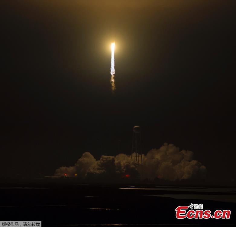 The Orbital ATK Antares rocket, with the Cygnus spacecraft onboard launches at NASA\'s Wallops Flight Facility in Virginia, May 21, 2018. The Orbital ATK launched a fresh load of supplies to the International Space Station. Named for the swan constellation, the Cygnus is making Orbital ATK’s ninth contracted delivery for NASA. SpaceX is NASA’s other supplier. (Photo/Agencies)