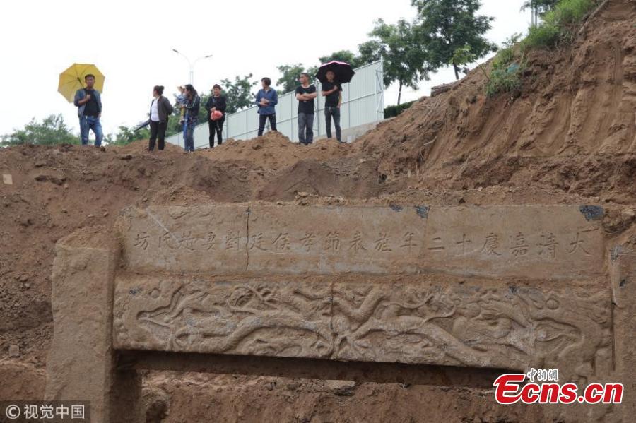 Photo taken on May 21, 2018 shows a paifang, a chastity memorial arch, from the Qing Dynasty (1644-1911) found at a construction site in Binzhou City, East China’s Shandong Province. In the past, paifang were given to widows who remained unmarried till death, praising what was seen as loyalty to their deceased husbands. The structure is four meters high and six meters wide, accompanied by six stone lions at the front and rear. (Photo/VCG)