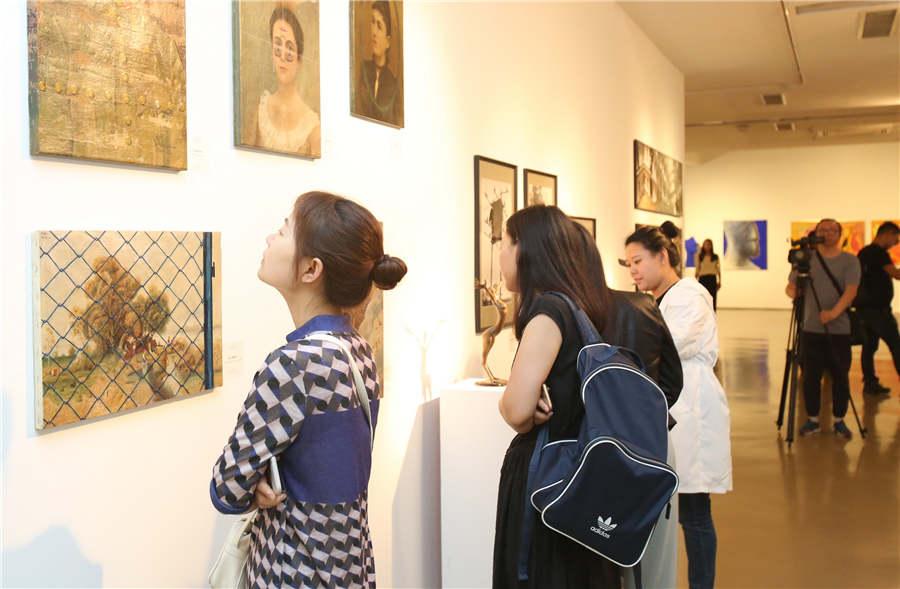 Last year, an exhibition organized by the Chinese National Academy of Arts brought to Budapest a visual taste of classic Chinese paintings and calligraphy. It was held at the historic building that houses the Hungarian Academy of Arts\' headquarters. (Photo provided to chinadaily.com.cn)