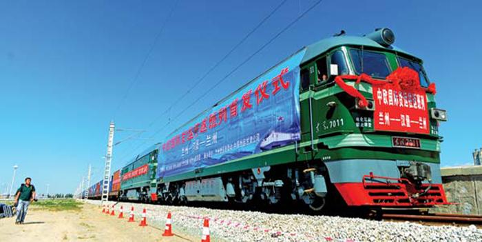 The first China-Europe freight train departs from Lanzhou, Northwest China\'s Gansu province, for Hamburg, Germany, in August 2015. [Photo/For China Daily]


Cooperation under the Belt and Road Initiative


China welcomes Germany to participate in the Belt and Road Initiative to help boost the relations between the two countries, as President Xi Jinping published a signed article titled “To Make the World a Better Place” on mainstream German media ahead of the annual summit of the Group of Twenty major economies in 2017, in Northern German city Hamburg.


He said cities such as Duisburg and Hamburg have become major hubs on the routes of China-Europe freight trains. Practical cooperation between both countries not only sets the pace for China-Europe relations, but also serves as a successful model of win-win cooperation between the world’ s most important economies.