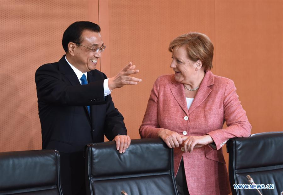 Chinese Premier Li Keqiang holds talks with German Chancellor Angela Merkel during an annual meeting between the heads of the two countries\' governments in Berlin, May 31, 2017. [Photo/Xinhua]


Premier Li Keqiang has paid three official visits to Germany as the two countries have agreed on regular political dialogue and intergovernmental consultations since 2004.


Li, in his third visit to Germany as premier, said Beijing and Berlin should further promote liberalization and facilitation of trade, and deepen cooperation in areas such as manufacturing, energy, aviation and innovation to better synergize Made in China 2025 plan with the German Industry 4.0 initiative during the annual meeting of heads of the Chinese and German governments on May 31, 2017.