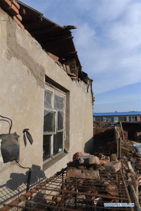 Photo taken on May 28, 2018 shows a damaged house at quake-hit Yamutu Village of Songyuan City, northeast China\'s Jilin Province. An earthquake with a magnitude of 5.7 rocked Ningjiang District, Songyuan City of Jilin Province in early Monday morning. (Xinhua/Zhang Nan)