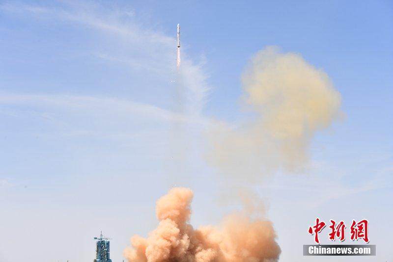 China launched a new Earth observation satellite, Gaofen-6, which will be mainly used in agricultural resources research and disaster monitoring, June 2, 2018. (Photo/China News Service)

The Gaofen-6 was launched on a Long March-2D rocket at 12:13 p.m. Beijing Time from the Jiuquan Satellite Launch Center in northwest China. A scientific experiment satellite named Luojia-1 was sent into space at the same time.