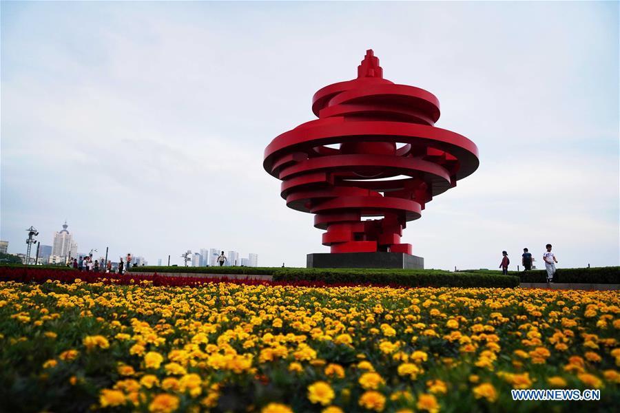 Photo taken on June 3, 2018 shows Wusi Square in Qingdao, east China\'s Shandong Province. The 18th Shanghai Cooperation Organization (SCO) Summit is scheduled for June 9 to 10 in Qingdao. (Xinhua/Purbu Zhaxi)