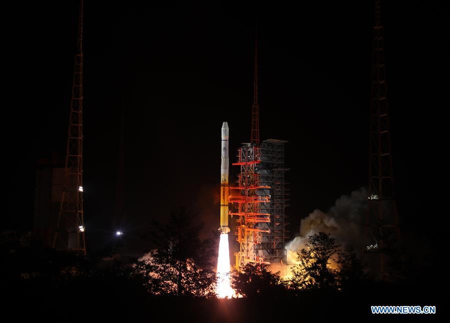 The Fengyun-2H meteorological satellite, carried by a Long March-3A rocket, is launched from the Xichang Satellite Launch Center in southwest China\'s Sichuan Province, June 5, 2018. (Xinhua/Liang Keyan)