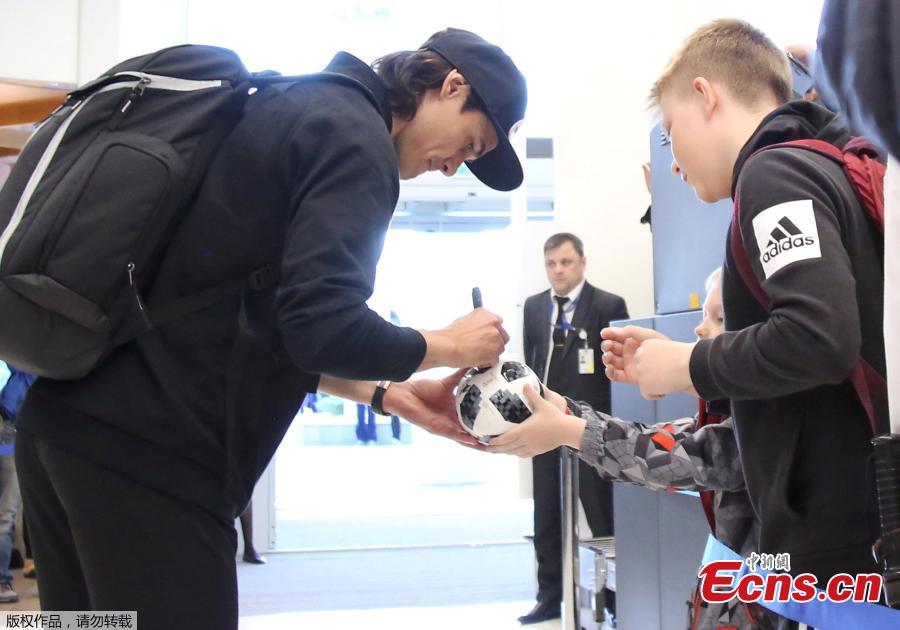 Uruguay\'s Edinson Cavani arrives at an airport in Nizhny Novgorod, Russia, June 10, 2018. (Photo/Agencies)