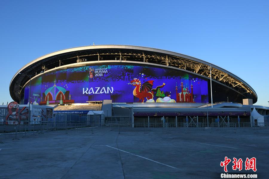 A view of the screen at Kazan Arena, a stadium in Kazan, Russia, June 16, 2018. It\'s the largest outside screen in Europe. (Photo: China News Service/Tian Bochuan)