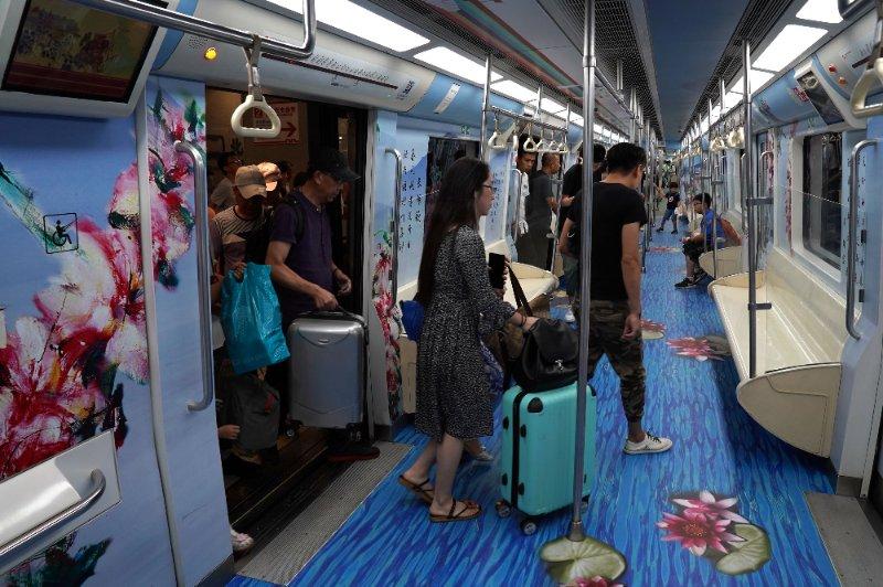 A subway train themed on Tang Dynasty (618-907) was launched in Xi\'an, Shaanxi Province, on June 18, 2018. (Photo/China Daily)