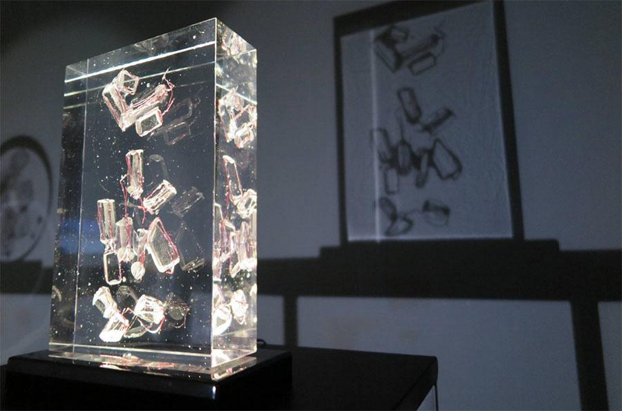 <?php echo strip_tags(addslashes(Exhibition <i>Invisible Dialogshows</i> artist Zhu Liyue's explorations to bring out the illusive beauty of glass and a magic play of light and shadow. (Photo provided to China Daily))) ?>