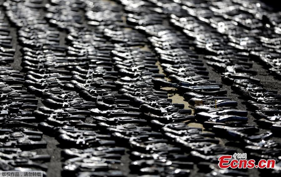 Guns seized from criminals by armed forces are seen before being destroyed in Rio de Janeiro, Brazil, June 20, 2018. The Brazilian army invited the media Wednesday to observe the destruction of 8,549 firearms seized from criminals, handed in voluntarily, or retired from police arsenals. (Photo/Agencies)