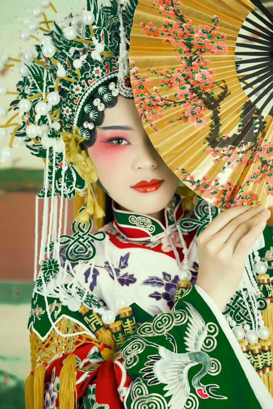 An embroidery piece by artist Duan Pengjiang. (Photo provided to China Daily)