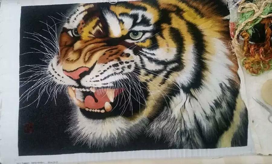 An embroidery piece by artist Duan Pengjiang. (Photo provided to China Daily)