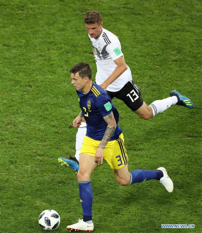 Thomas Mueller (back) of Germany vies with Victor Lindelof of Sweden during the 2018 FIFA World Cup Group F match between Germany and Sweden in Sochi, Russia, June 23, 2018. (Xinhua/Ye Pingfan)