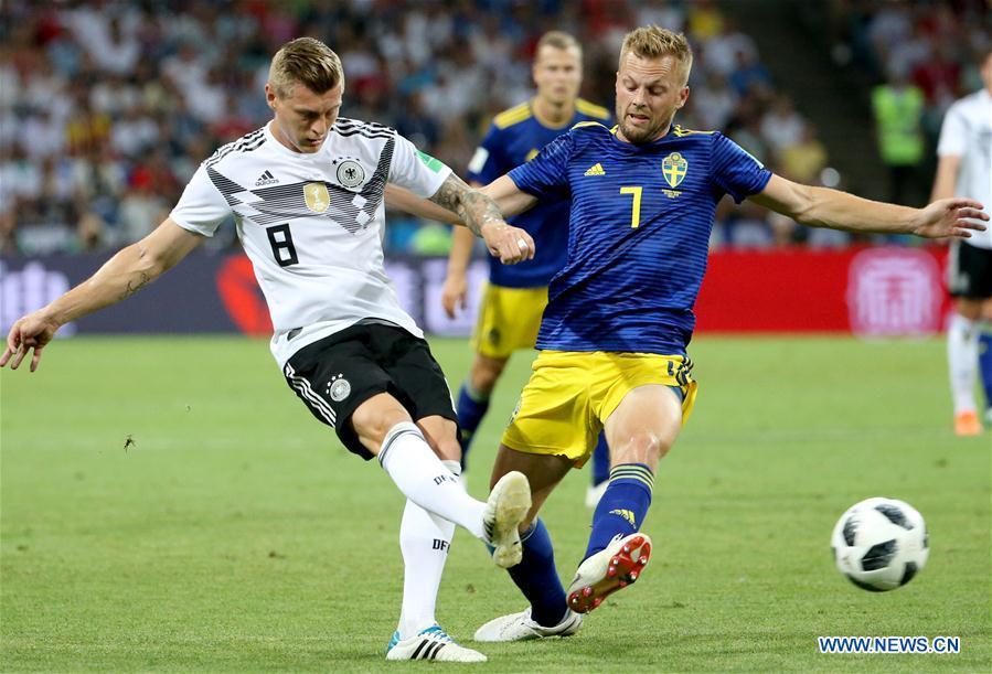 Sebastian Larsson (R) of Sweden vies with Toni Kroos of Germany during the 2018 FIFA World Cup Group F match between Germany and Sweden in Sochi, Russia, June 23, 2018. (Xinhua/Li Ming)
