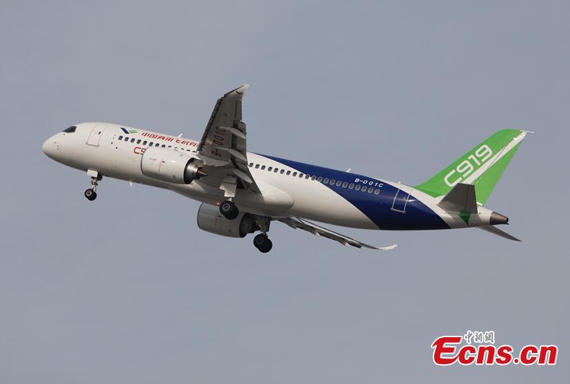China\'s first domestically made large passenger aircraft C919 takes off from the Shanghai Pudong International Airport, June 26, 2018. C919 made trial flight again. (Photo: China News Service/Yin Liqin)