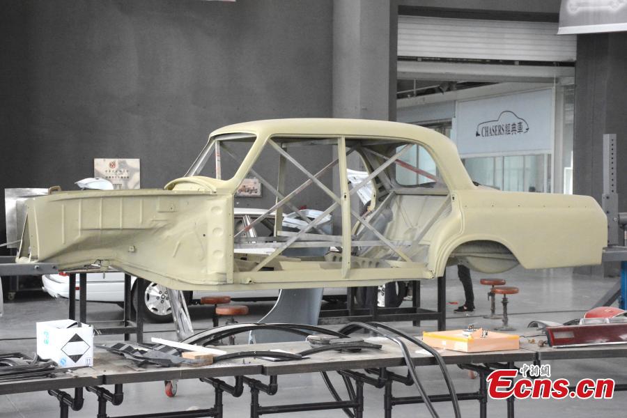 A classic car is repaired at Dalian Jingdian Auto Culture Center in Dalian City, Liaoning Province, June 26, 2018. The center has hundreds of classic cars under maintenance, including a car donated by Stalin to Mao Zedong and a 1932 Rolls-Royce 20/25 car. Center founder Han Yeguang said all the classic cars were either from foreign museums or private collectors, and the time taken to restore each vehicle ranged from six months to four years. (Photo: China News Service/Yang Yi)