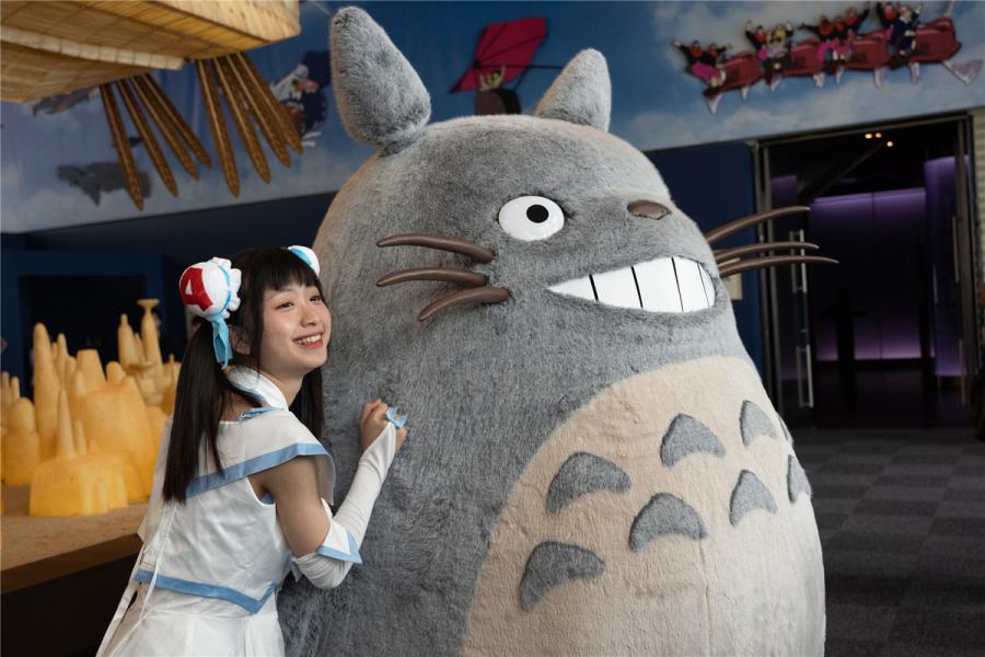 <?php echo strip_tags(addslashes(Totoro is a key element in the World of Ghibli in China exhibition. (Photo/chinadaily.com.cn)

<p>World of Ghibli in China, the first themed exhibition authorized by Japan's Studio Ghibli, opened at the Shanghai World Financial Center on Sunday.

<p>The exhibition, which will run till Oct 7, comprises two sectors: “the artistic world of Ghibli ? in memory of the 30th anniversary of the release of My Neighbor Totoro”, and “Castle in the Sky ? Ghibli's flying dreams”.)) ?>