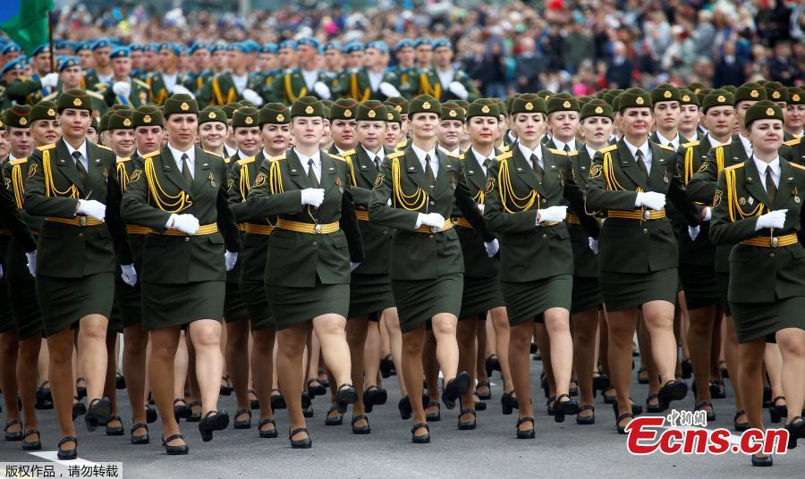 Belarus honor guard soldiers perform during a parade marking Independence Day in Minsk, Belarus, July 3, 2018. (Photo/Agencies)