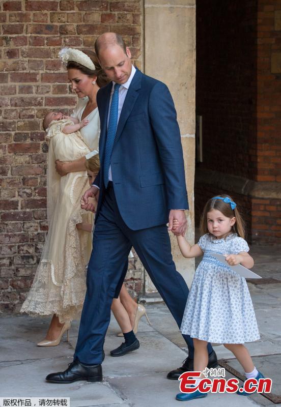 Britain\'s Princess Charlotte and Prince George hold the hands of their father, William, the Duke of Cambridge, as they arrive for the christening of their brother, Prince Louis, who is being carried by their mother, Catherine, the Duchess of Cambridge, at the Chapel Royal, St James\'s Palace, London, Britain, July 9, 2018.(Photo/Agencies)