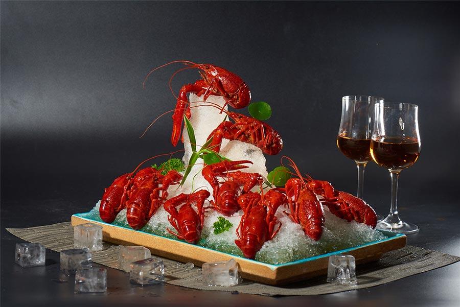 Brandied crayfish by Lubolang Restaurant. (Photo provided to chinadaily.com.cn)