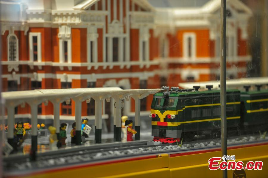 <?php echo strip_tags(addslashes(A replica of the Shenyang Railway Station made using Lego pieces is on display at a shopping mall in Shenyang City, Northeast China’s Liaoning Province, July 23, 2018. The model used 40,000 Lego pieces to vividly represent scenes near the station, including the breakfast stalls and busy street. (Photo: China News Service/Yu Haiyang))) ?>