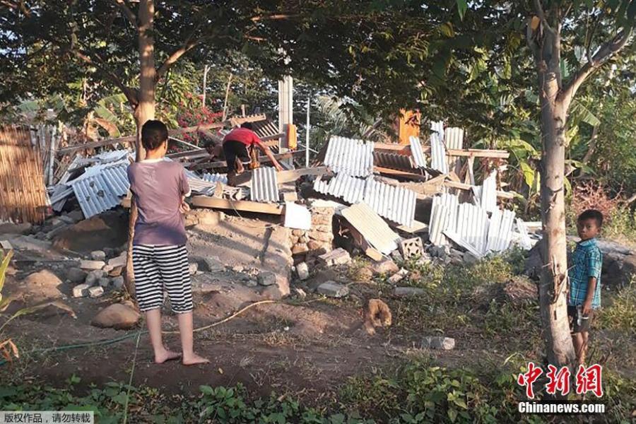 A 6.4-magnitude earthquake hits southwest of Lelongken in Indonesia on July 29, 2018. (Photo/China News Service)

At least three people died as a powerful 6.4-magnitude earthquake hit southwest of Lelongken.