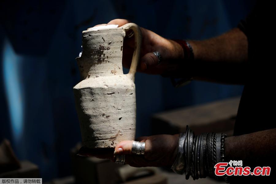 An archeological artifact is pictured at the site where a large-scale wine jug factory that dates back to the 3rd century and included recreational facilities has been uncovered in Gedera, according to archeologists, Israel July 31, 2018. (Photo/Agencies)