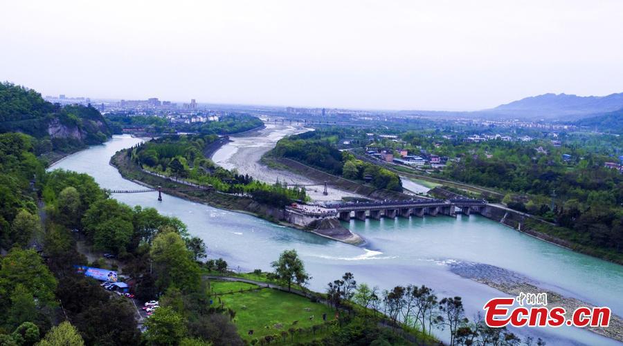 File photo of Dujiangyan irrigation system, a major landmark in the development of water management and technology that is still discharging its functions. (Photo: China News Service/He Bo)