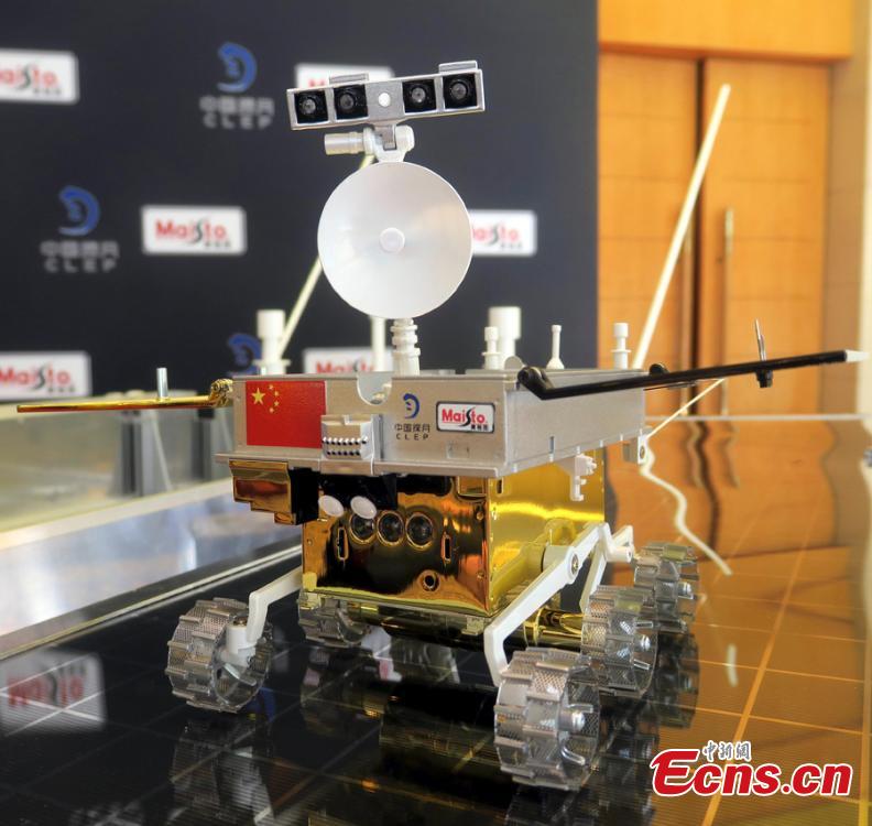 A model of the Chang\'e-4 rover on display in Beijing, Aug. 15, 2018. China kicked off a global contest to find a name for the Chang\'e-4 rover. (Photo: China News Service/Sun Zifa)